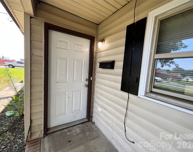 1380 Fairley Avenue - Photo Thumbnail 1