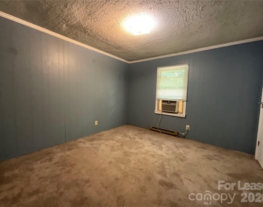 1380 Fairley Avenue - Photo Thumbnail 11