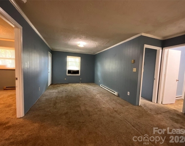 1380 Fairley Avenue - Photo Thumbnail 4