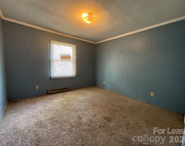 1380 Fairley Avenue - Photo Thumbnail 8