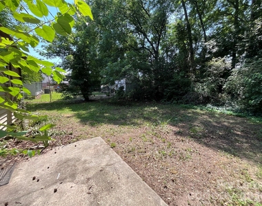 1380 Fairley Avenue - Photo Thumbnail 2