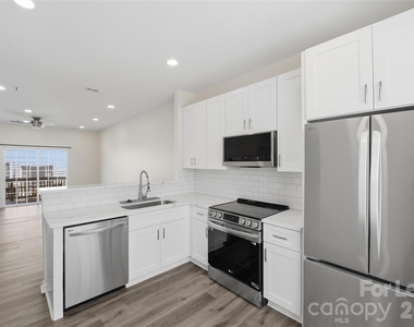 6621 Tor Drive - Photo Thumbnail 10