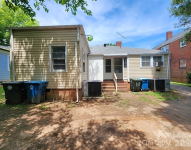 907 S Jackson Street - Photo Thumbnail 11