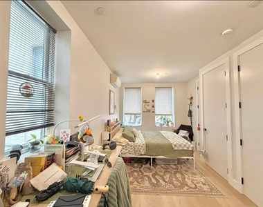 727 Dekalb Avenue - Photo Thumbnail 5