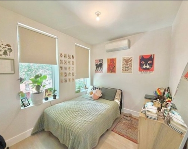 727 Dekalb Avenue - Photo Thumbnail 6