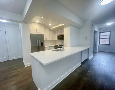 East 57th Street - Photo Thumbnail 1