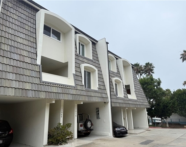 11940 Oceanaire Lane - Photo Thumbnail 37