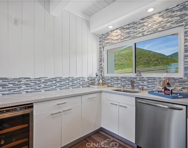 11940 Oceanaire Lane - Photo Thumbnail 5
