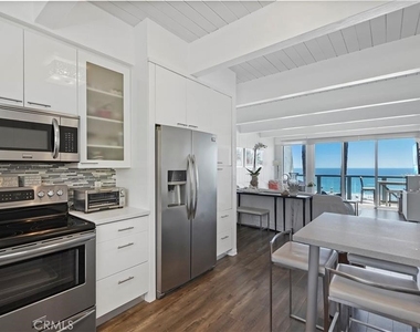 11940 Oceanaire Lane - Photo Thumbnail 6
