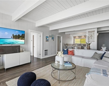 11940 Oceanaire Lane - Photo Thumbnail 16
