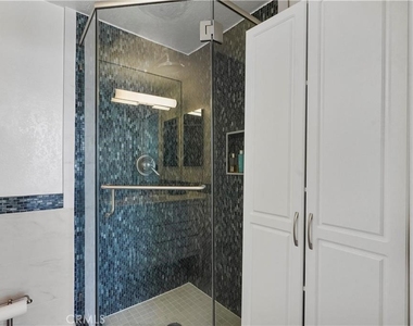 11940 Oceanaire Lane - Photo Thumbnail 18