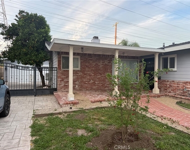 16823 Simonds Street - Photo Thumbnail 3