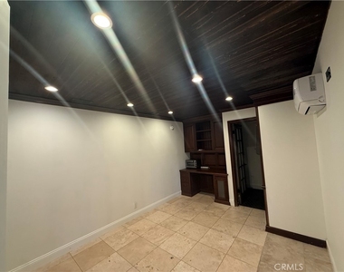 16823 Simonds Street - Photo Thumbnail 11