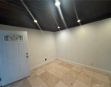 16823 Simonds Street - Photo Thumbnail 9