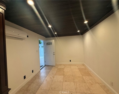 16823 Simonds Street - Photo Thumbnail 8