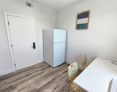 3020 S Normandie Street - Photo Thumbnail 18