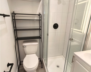 3020 S Normandie Street - Photo Thumbnail 8