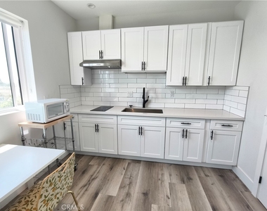 3020 S Normandie Street - Photo Thumbnail 15