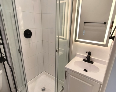 3020 S Normandie Street - Photo Thumbnail 9
