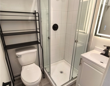 3020 S Normandie Street - Photo Thumbnail 7