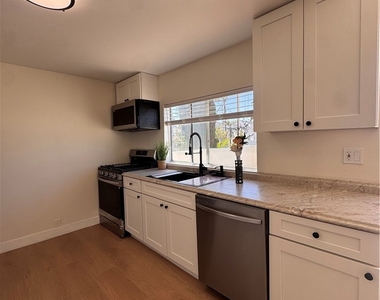 1734 Prospect Ave - Photo Thumbnail 6