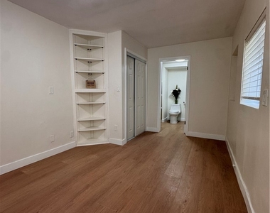 1734 Prospect Ave - Photo Thumbnail 12