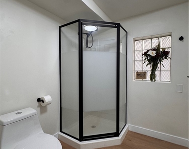 1734 Prospect Ave - Photo Thumbnail 15