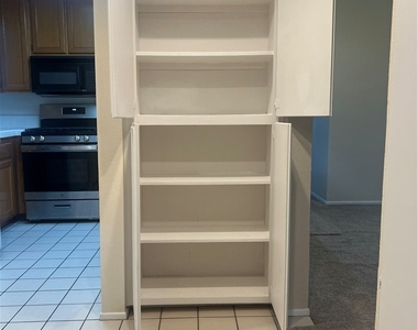 1441 Brett Place - Photo Thumbnail 11