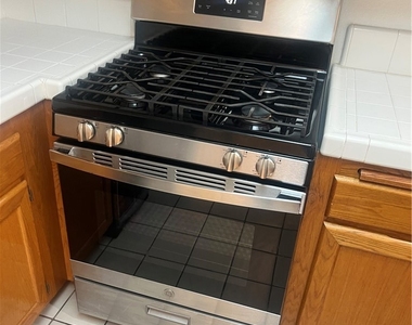 1441 Brett Place - Photo Thumbnail 6