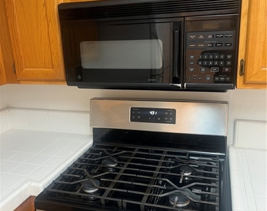 1441 Brett Place - Photo Thumbnail 7