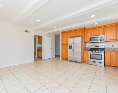 16752 Leafwood Circle - Photo Thumbnail 12