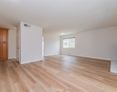 16752 Leafwood Circle - Photo Thumbnail 5