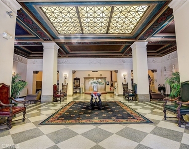 315 W 3rd Street - Photo Thumbnail 4