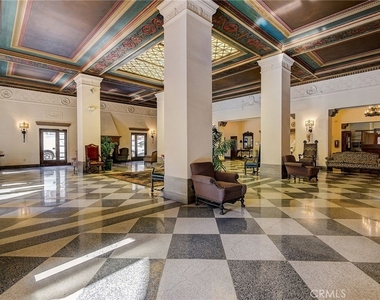 315 W 3rd Street - Photo Thumbnail 5