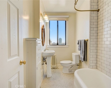 315 W 3rd Street - Photo Thumbnail 21