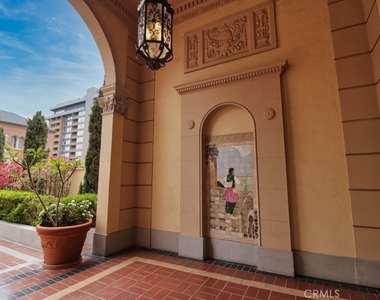 315 W 3rd Street - Photo Thumbnail 2
