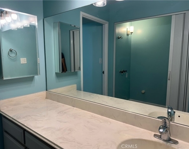 1750 E Ocean Boulevard - Photo Thumbnail 5