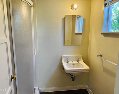 9175 E Las Tunas Drive - Photo Thumbnail 5