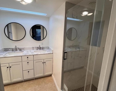 5154 Crown Avenue - Photo Thumbnail 7