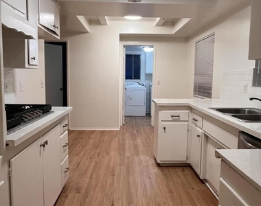5154 Crown Avenue - Photo Thumbnail 2