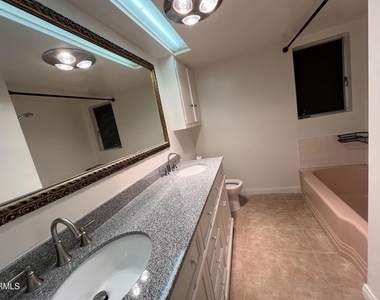 5154 Crown Avenue - Photo Thumbnail 6