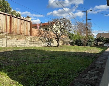 3739 Fairesta Street - Photo Thumbnail 21