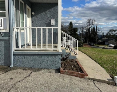 3739 Fairesta Street - Photo Thumbnail 3