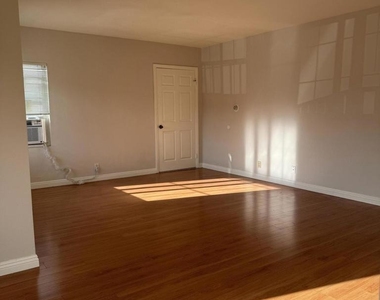 3739 Fairesta Street - Photo Thumbnail 5