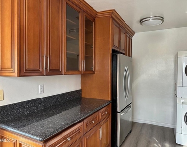 3739 Fairesta Street - Photo Thumbnail 10