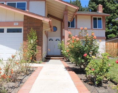 3881 Hendrix Street - Photo Thumbnail 2