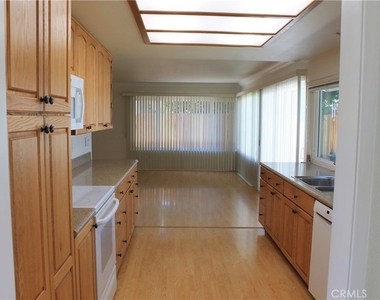 3881 Hendrix Street - Photo Thumbnail 30