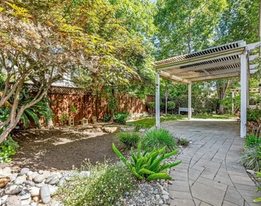 939 Skip Away Court - Photo Thumbnail 32