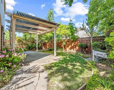 939 Skip Away Court - Photo Thumbnail 35