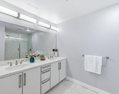 1048 Monroe Street - Photo Thumbnail 29